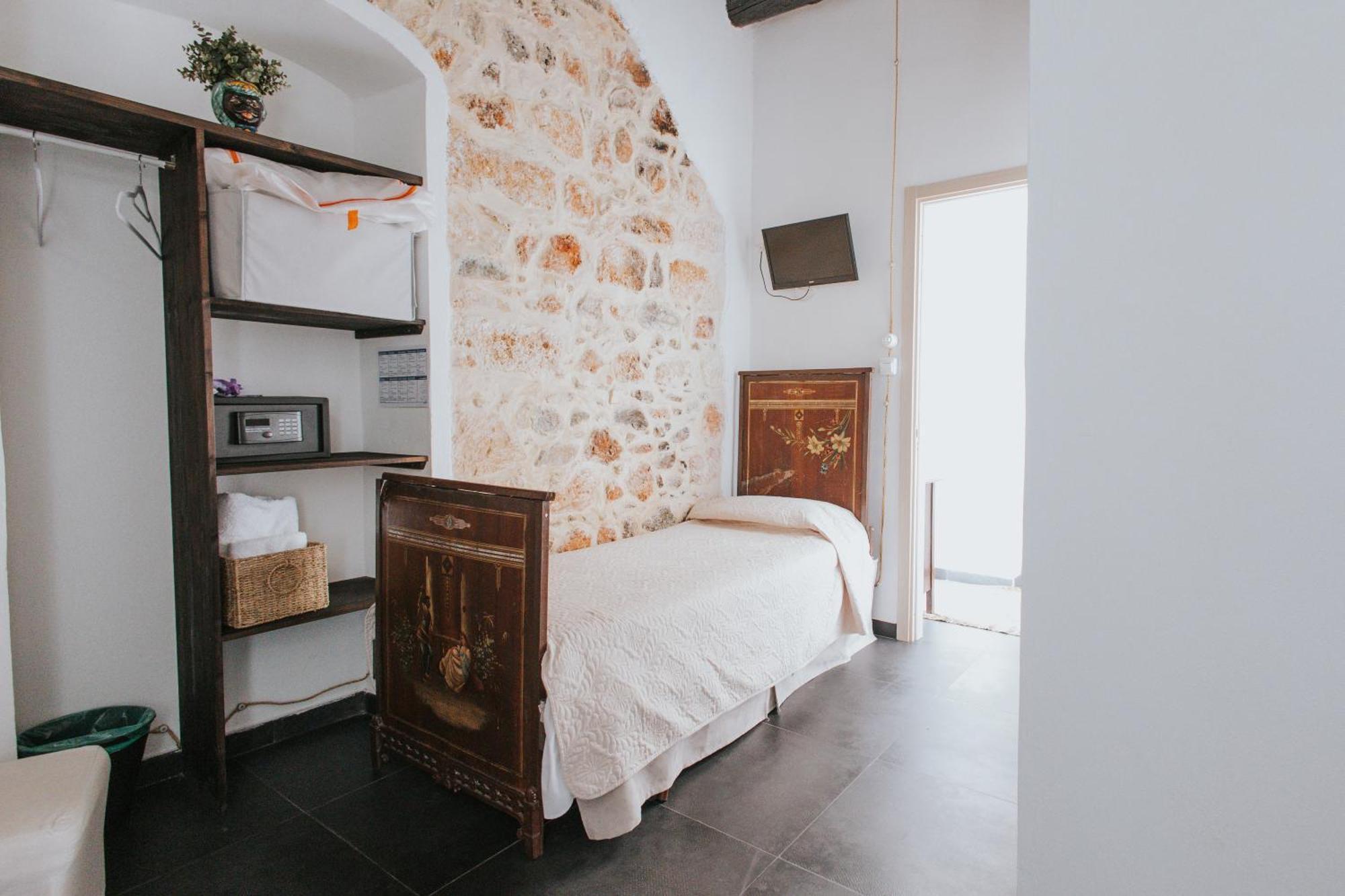 Bed and Breakfast Cosi Priziusi Vizzini Екстер'єр фото