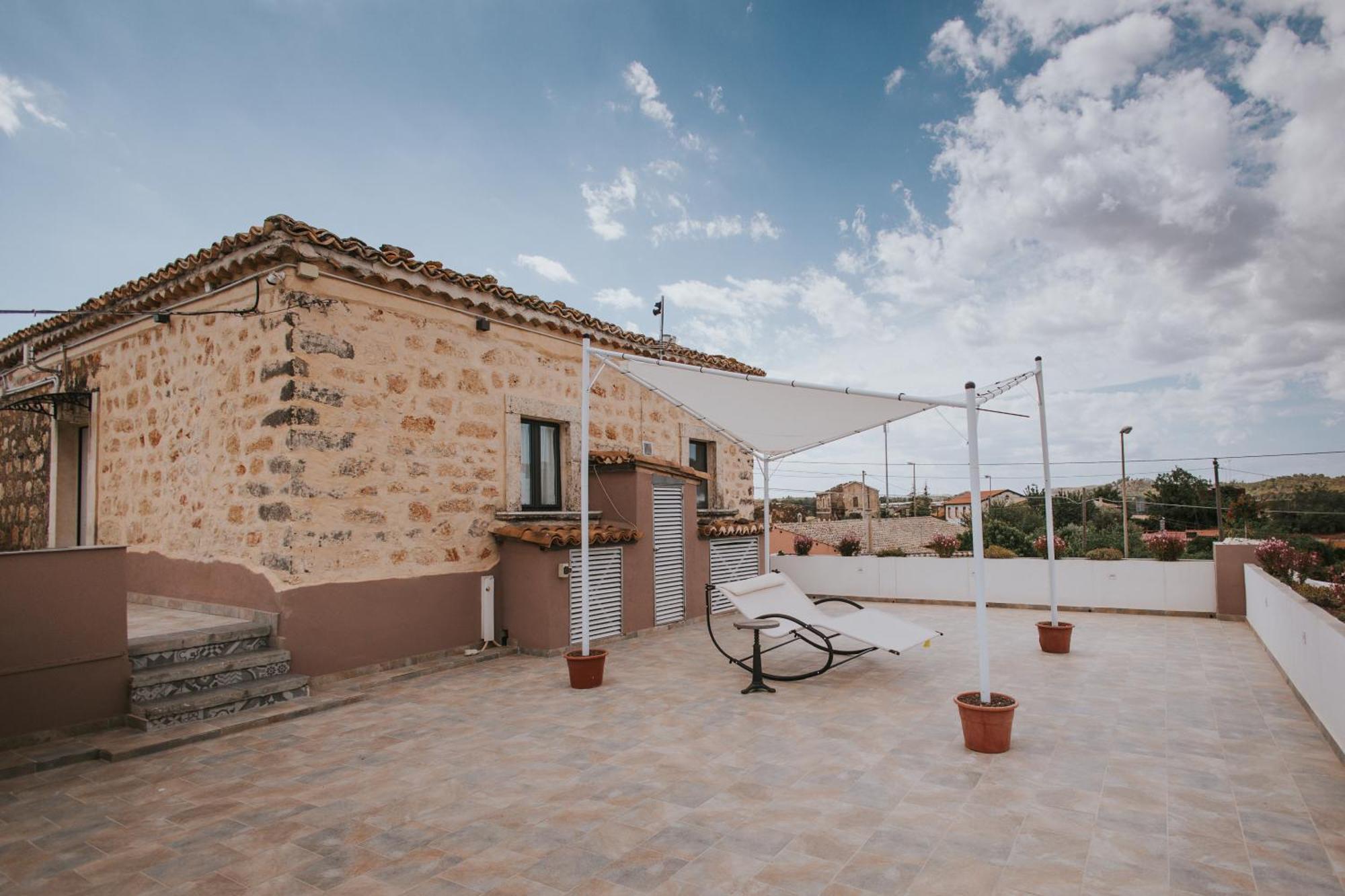 Bed and Breakfast Cosi Priziusi Vizzini Екстер'єр фото